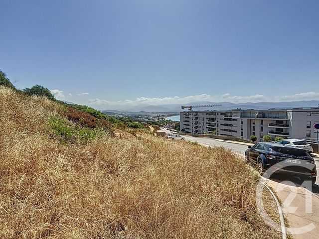 Afficher la photo en grand Appartement F3 à vendre - 3 pièces - 69 m2 - Ajaccio - 201 - CORSE