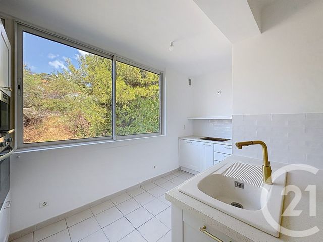 Afficher la photo en grand Appartement F4 à louer - 4 pièces - 94 m2 - Ajaccio - 201 - CORSE