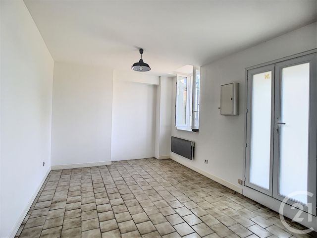 Appartement Studio à louer - 1 pièce - 28 m2 - Bastelicaccia - 201 - CORSE