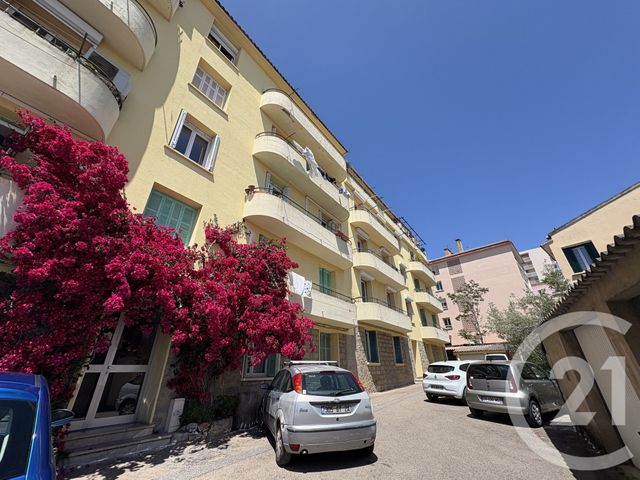 Appartement F3 &agrave; louer - 3 pi&egrave;ces - 74,31 m2 - Ajaccio - 201 - CORSE