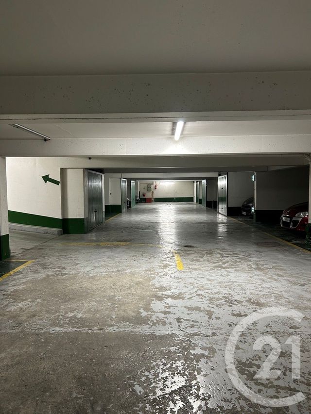 Afficher la photo en grand Parking à louer - 12 m2 - Paris - 75014 - ILE-DE-FRANCE