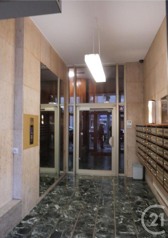 Appartement F2 à louer - 2 pièces - 52,97 m2 - Paris - 75015 - ILE-DE-FRANCE